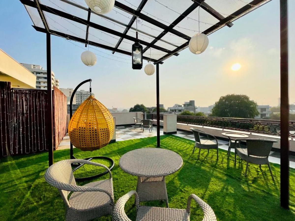 Bluo Studio4 Golf Course Road - Gym, Balcony, Lift グルガウン エクステリア 写真